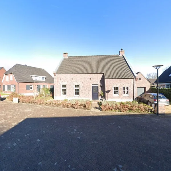 Straatbeeld van Heisteeg 10, 5133BG Riel