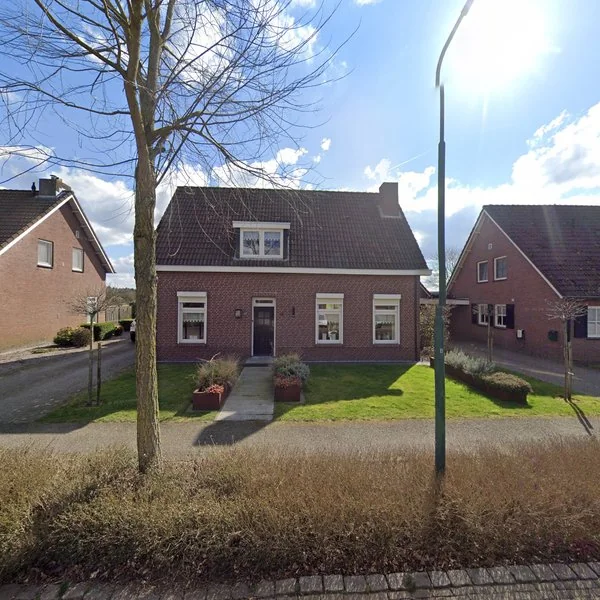 Straatbeeld van Heistraat 14, 5445AS Landhorst