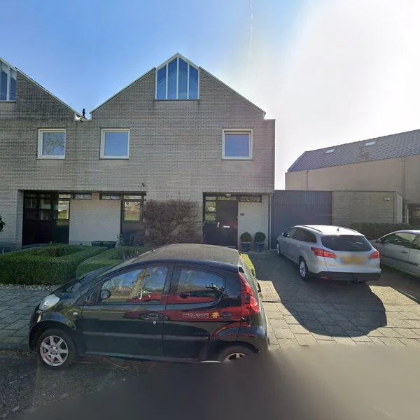 Straatbeeld van Henriëtte Roland Holstlaan 57, 6662LA Elst
