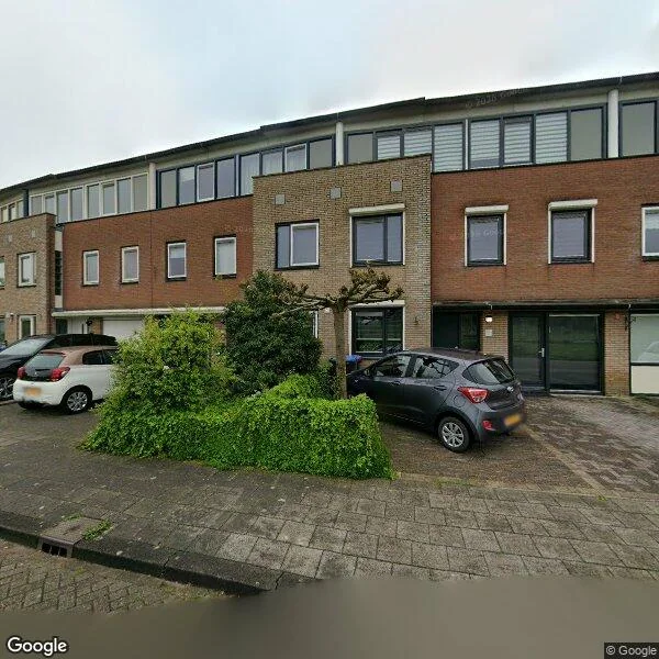 Straatbeeld van Henriëtte Roland Holststraat 10, 3207WZ Spijkenisse