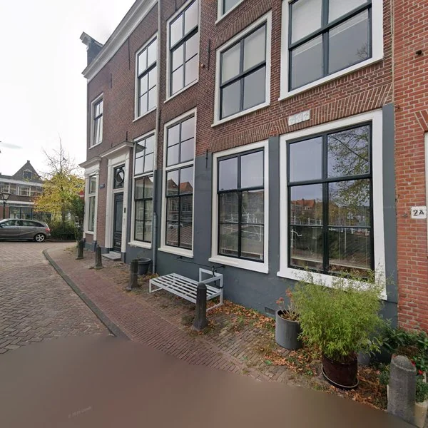 Straatbeeld van Herengracht 2, 2312LD Leiden