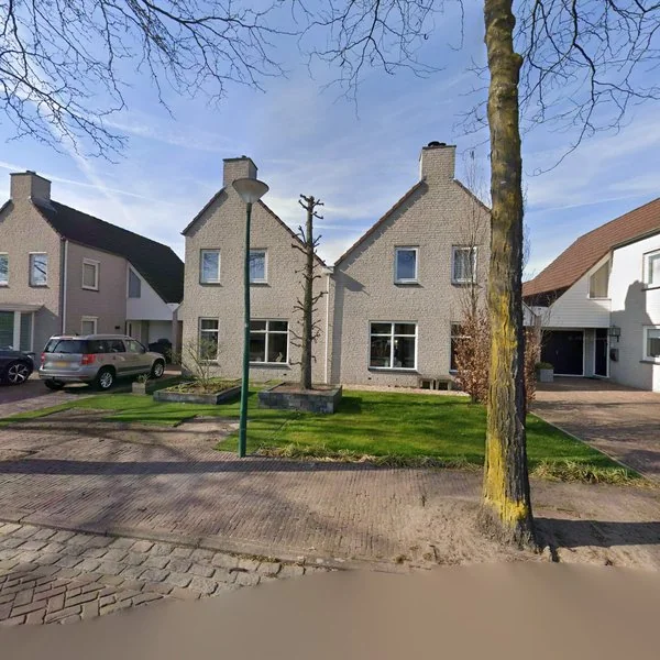Straatbeeld van Hoefstraat 12, 5384PS Heesch