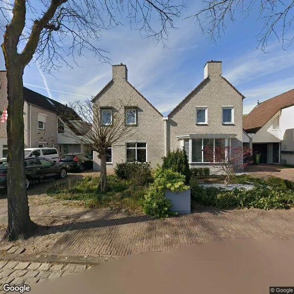 Straatbeeld van Hoefstraat 16, 5384PS Heesch