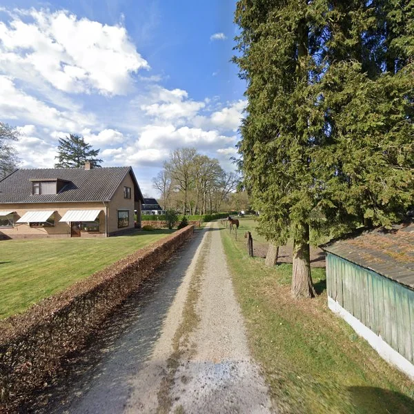 Straatbeeld van Hoenderloseweg 143C, 7339GE Ugchelen