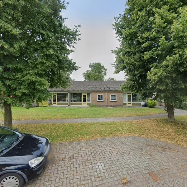 Straatbeeld van Hofwegen 13, 9062EP Oentsjerk