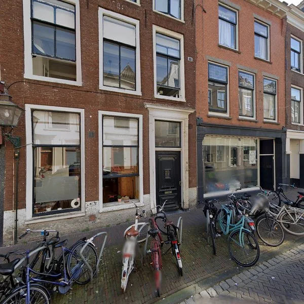 Straatbeeld van Hogewoerd 131B, 2311HK Leiden