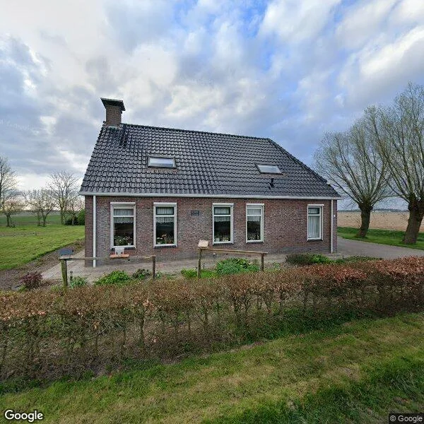 Straatbeeld van Honderdsterweg 8, 9987SM Zijldijk