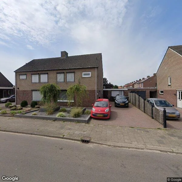 Straatbeeld van Hoofdstraat 12, 5808AT Oirlo
