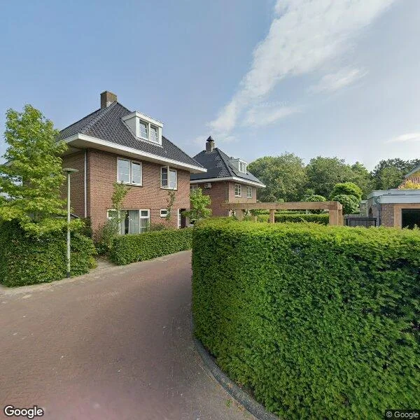Straatbeeld van Hoofdstraat 15, 2171AR Sassenheim