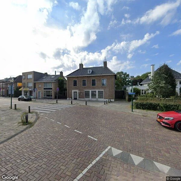 Straatbeeld van Hoofdstraat 2, 5171DD Kaatsheuvel