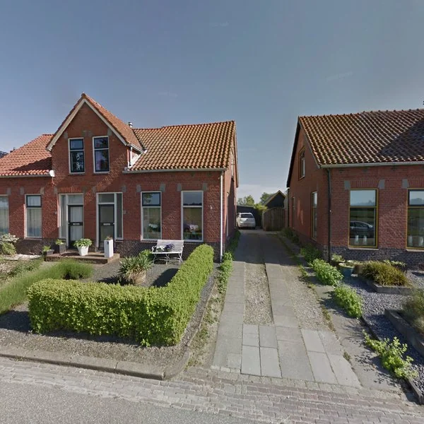 Straatbeeld van Hoofdstraat 74, 9975VT Vierhuizen