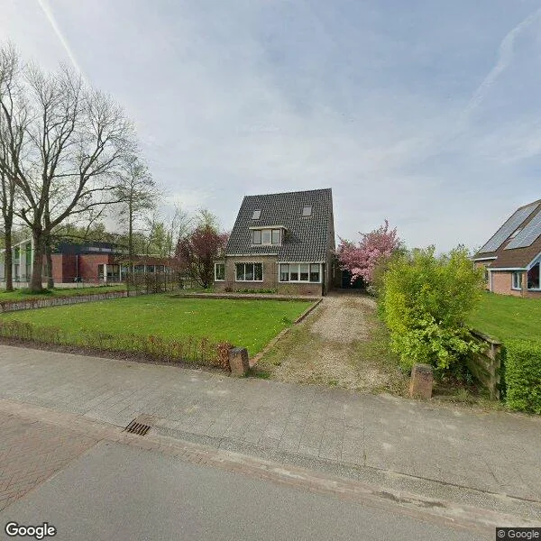 Straatbeeld van Hoofdstraat 87, 9915PC 't Zandt