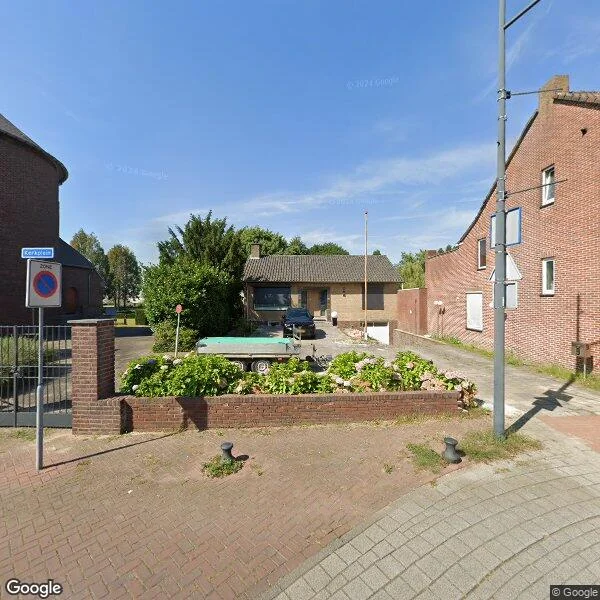 Straatbeeld van Hoofdstraat 9, 6051AJ Maasbracht
