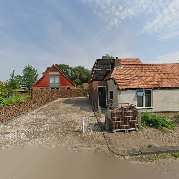 Straatbeeld van Hoofdstraat 9, 9975VR Vierhuizen