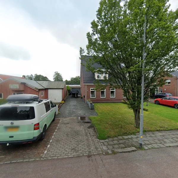 Straatbeeld van Hoofdstraat 94, 9842PJ Niezijl
