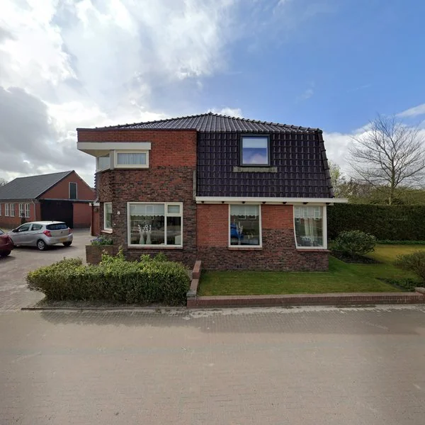 Straatbeeld van Hooilandseweg 8, 9983PE Roodeschool