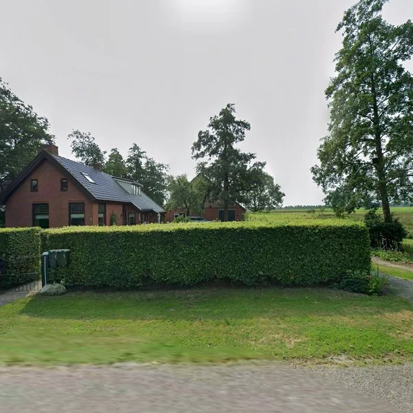 Straatbeeld van Hooiweg 1, 9825TD Lucaswolde