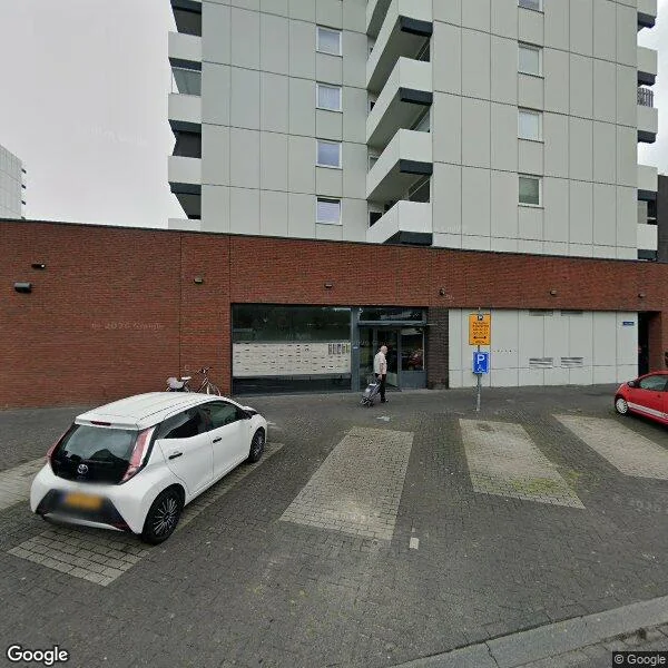 Straatbeeld van Houtweg 261, 7823PR Emmen