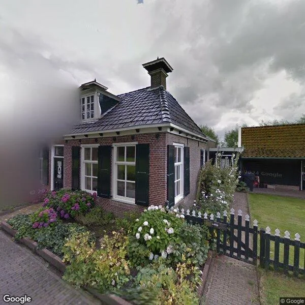 Straatbeeld van Húns 18, 8832KB Húns
