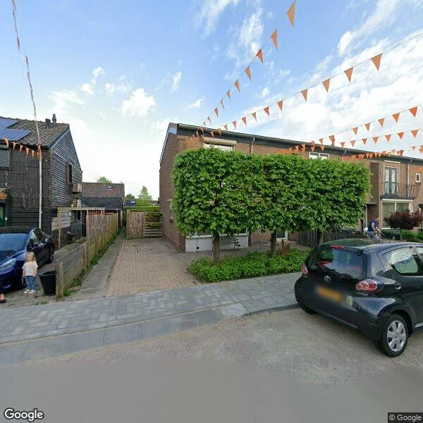 Straatbeeld van Irenelaan 5, 3284KH Zuid-Beijerland