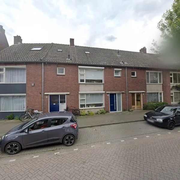 Straatbeeld van Jan Pieterszoon Coenstraat 32, 5018CS Tilburg
