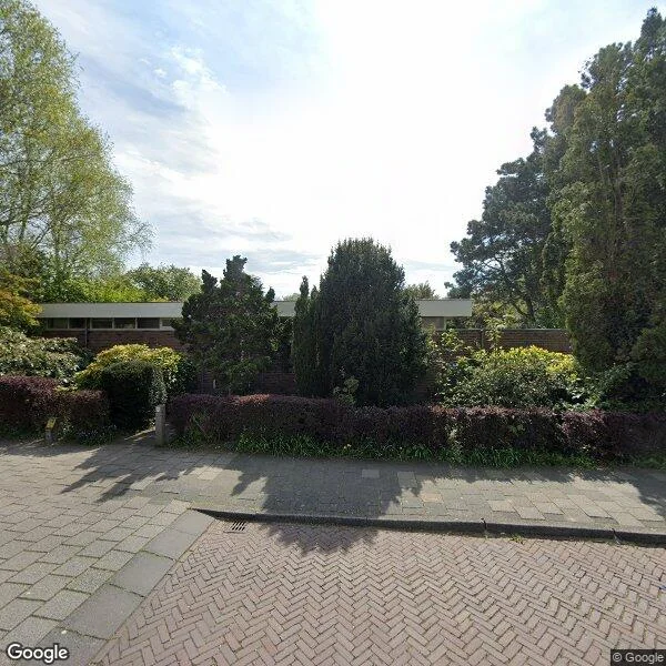 Straatbeeld van Jan van Hooflaan 1, 2252BG Voorschoten