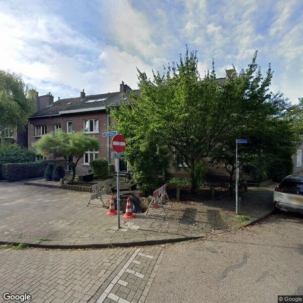 Straatbeeld van Jekerweg 30, 6212GC Maastricht
