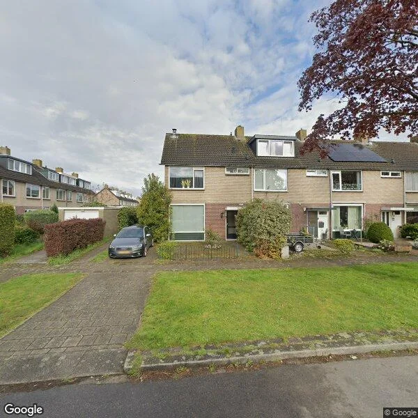 Straatbeeld van Jhr. van Sypesteynlaan 38, 1231XN Loosdrecht