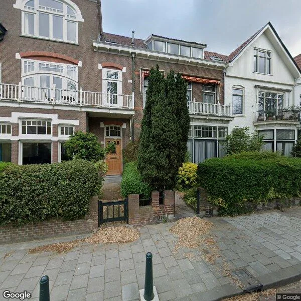 Straatbeeld van Johan van Oldenbarneveltlaan 83, 2582NK Den Haag