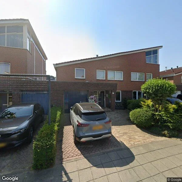 Straatbeeld van Jozef Israëlslaan 52, 1318RL Almere
