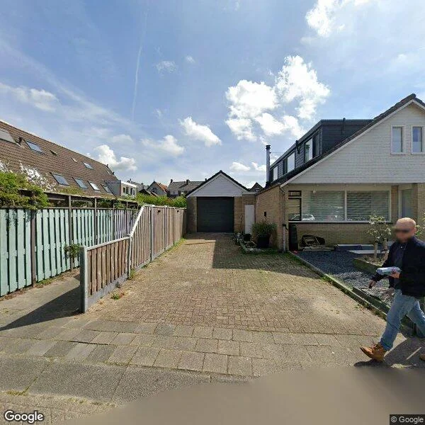Straatbeeld van Julianalaan 67, 3238AK Zwartewaal