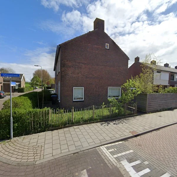 Straatbeeld van Julianastraat 3, 2967ED Langerak