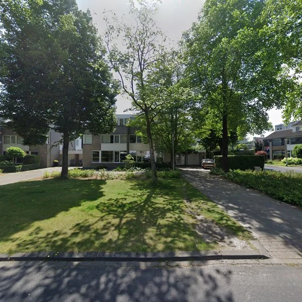 Straatbeeld van Kamerlingh Onneslaan 1, 5056WB Berkel-Enschot