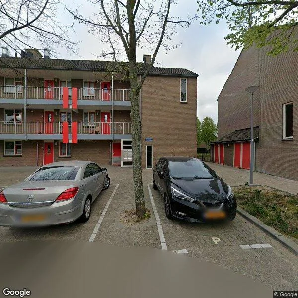 Straatbeeld van Kamille 13, 3191RJ Hoogvliet Rotterdam