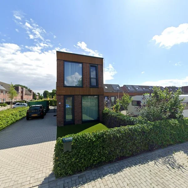 Straatbeeld van Kamperfoeliewal 32, 7813CN Emmen