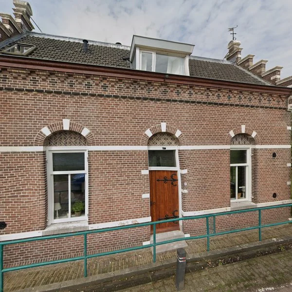 Straatbeeld van Kanaaldijk West 1, 3621LG Breukelen