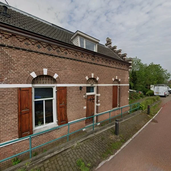 Straatbeeld van Kanaaldijk West 2, 3621LG Breukelen