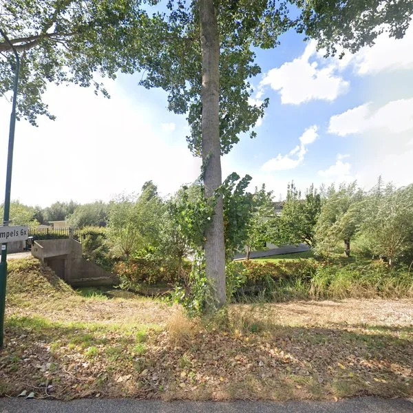 Straatbeeld van Kanaaldijk West 7, 3621LG Breukelen