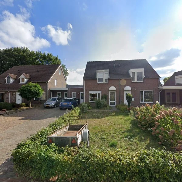 Straatbeeld van Kapelaan Nausstraat 24, 5987AR Egchel