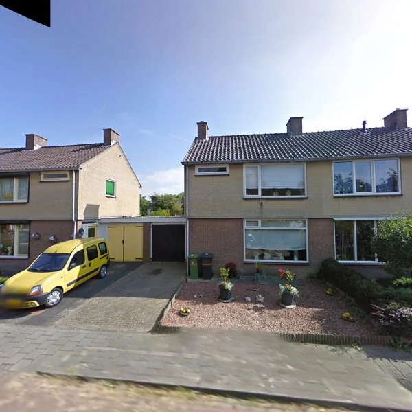 Straatbeeld van Karel V Laan 17, 4931HA Geertruidenberg