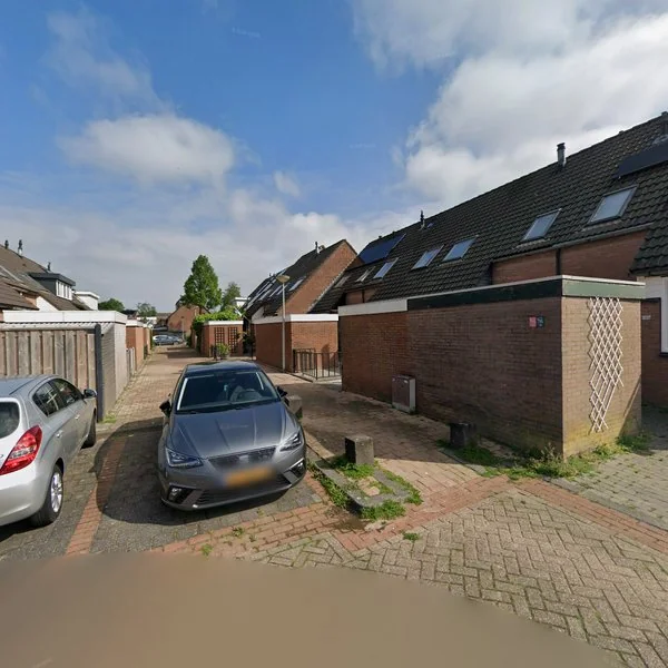 Straatbeeld van Karperveen 280, 3205HH Spijkenisse