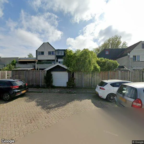 Straatbeeld van Karperveen 560, 3205HK Spijkenisse