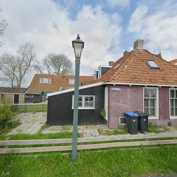 Straatbeeld van Kerkbuurt 1, 8758LE Allingawier