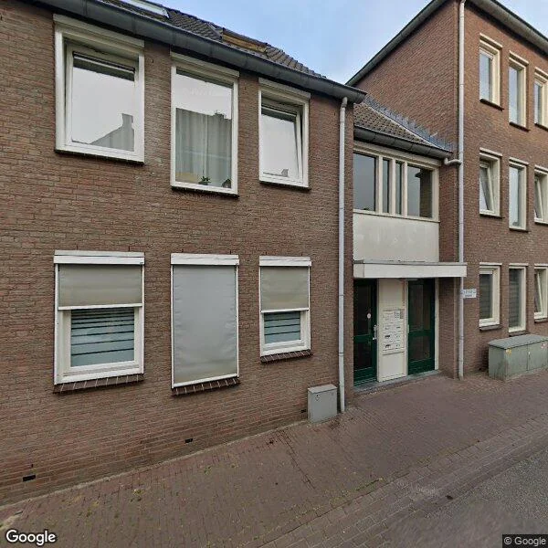 Straatbeeld van Kerkplein 31, 6086BK Neer
