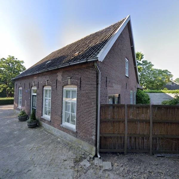 Straatbeeld van Kerkstraat 1, 5257ND Hedikhuizen