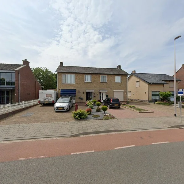 Straatbeeld van Kerkstraat 106A, 6104AE Koningsbosch