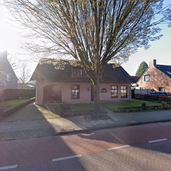 Straatbeeld van Kerkstraat 25, 5133AJ Riel