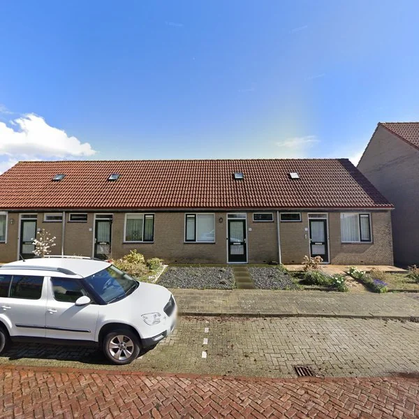 Straatbeeld van Kerkstraat 9, 3256AE Achthuizen