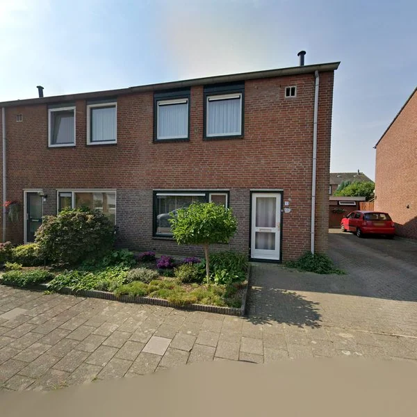 Straatbeeld van Kloosterstraat 12, 5807BP Oostrum