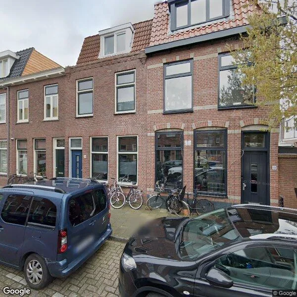 Straatbeeld van Kloosterstraat 129, 2021VM Haarlem